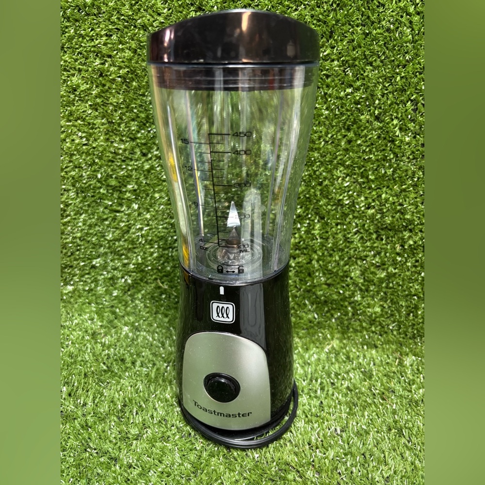 Toastmaster Black and Silver Blender